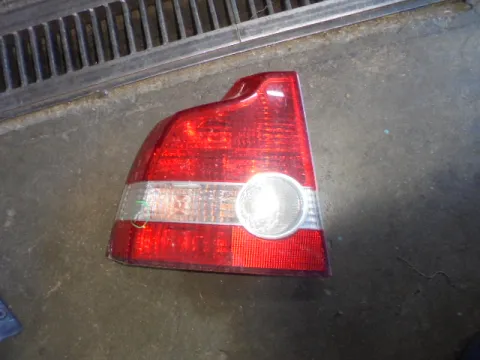 Φανάρι Πίσω Αριστερό (Ραγισμένο) για VOLVO S40 (2004 - 2007) (MS) Φανάρι Πίσω Αριστερό (Ραγισμένο) για VOLVO S40 (2004 - 2007) (MS)