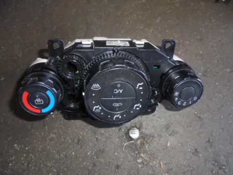 Χειριστήρια Καλοριφέρ 5P3743000 για FORD FIESTA (2008 - 2012) Mk6 (JA8) Χειριστήρια Καλοριφέρ 5P3743000 για FORD FIESTA (2008 - 2012) Mk6 (JA8)