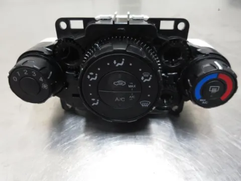 Χειριστήρια Καλοριφέρ 8A6118549 για FORD FIESTA (2008 - 2012) Mk6 (JA8) Χειριστήρια Καλοριφέρ 8A6118549 για FORD FIESTA (2008 - 2012) Mk6 (JA8)