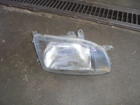 Φανάρι Εμπρός Δεξί για TOYOTA HI-ACE (1996 - 2006) (XH10) Φανάρι Εμπρός Δεξί για TOYOTA HI-ACE (1996 - 2006) (XH10)