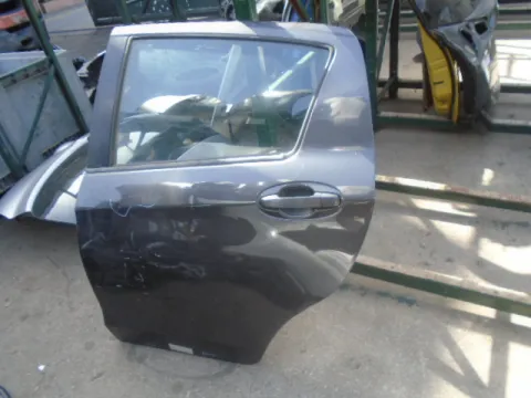 Πόρτα Πίσω Αριστερή (Λίγο Χτυπημένη) για TOYOTA YARIS (2015 - 2017)  *Ε* Πόρτα Πίσω Αριστερή (Λίγο Χτυπημένη) για TOYOTA YARIS (2015 - 2017)  *Ε*
