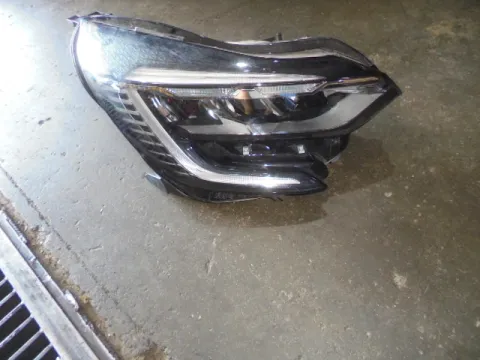 Φανάρι Εμπρός Δεξί XENON (Σπασμένες Βάσεις) για RENAULT CAPTUR (2019 - ) Φανάρι Εμπρός Δεξί XENON (Σπασμένες Βάσεις) για RENAULT CAPTUR (2019 - )