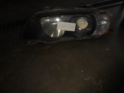 Φανάρι Εμπρός Αριστερό (Λευκό Φλας) για BMW X5 (2000 - 2004) (Ε53) Φανάρι Εμπρός Αριστερό (Λευκό Φλας) για BMW X5 (2000 - 2004) (Ε53)