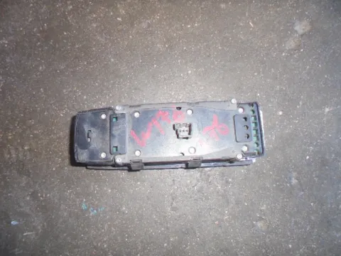 Διακόπτης Παραθύρων Κεντρικός Αριστερής 4πλος 3pin για MERCEDES GLE-CLASS (2012 - 2019) SUV- ΕΚΤΟΣ ΔΡΟΜΟΥ (W166) -  Διακόπτης Παραθύρων Κεντρικός Αριστερής 4πλος 3pin για MERCEDES GLE-CLASS (2012 - 2019) SUV- ΕΚΤΟΣ ΔΡΟΜΟΥ (W166) -