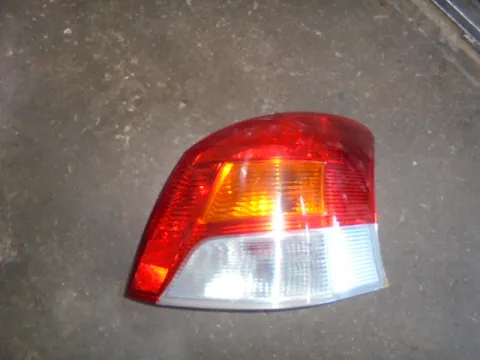 Φανάρι Πίσω Δεξί (Ελαττωματικό) για TOYOTA YARIS (2009 - 2012) (XP90) Φανάρι Πίσω Δεξί (Ελαττωματικό) για TOYOTA YARIS (2009 - 2012) (XP90)