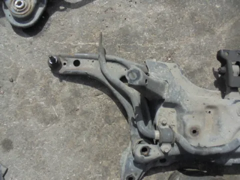 Ψαλίδι Εμπρός Αριστερό για TOYOTA YARIS (2006 - 2009) (KL9) / 1000 *ΔΒ*