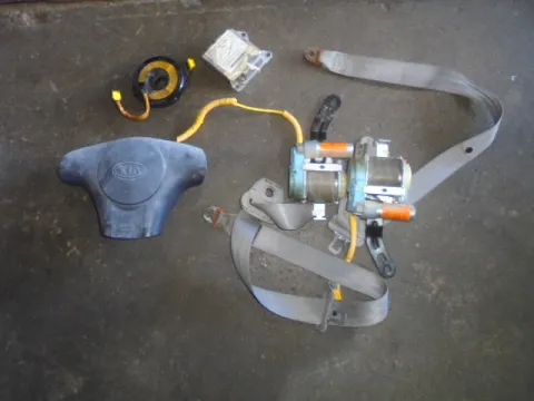 Σετ Αερόσακων Εμπρός (χ.Ταμπλό) (Χωρίς Αερόσακο Συνοδηγού) (Χωρίς Δεξια Ζώνη) για KIA PICANTO (2004 - 2008) (BA) *Γ* Σετ Αερόσακων Εμπρός (χ.Ταμπλό) (Χωρίς Αερόσακο Συνοδηγού) (Χωρίς Δεξια Ζώνη) για KIA PICANTO (2004 - 2008) (BA) *Γ*