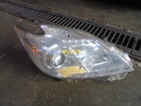Φανάρι Εμπρός Δεξί για TOYOTA PRIUS (2013 - ) Φανάρι Εμπρός Δεξί για TOYOTA PRIUS (2013 - )