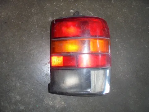 Φανάρι Πίσω Δεξί Μονόφυλλη  για NISSAN VANETTE (1995 - 1996) (C23) , (1997 - 2001) (C23) Φανάρι Πίσω Δεξί Μονόφυλλη  για NISSAN VANETTE (1995 - 1996) (C23) , (1997 - 2001) (C23)