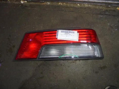 Φανάρι Πίσω Δεξί (Ραγισμένο) για PEUGEOT 405 (1987 - 1992) Sedan - 4dr Φανάρι Πίσω Δεξί (Ραγισμένο) για PEUGEOT 405 (1987 - 1992) Sedan - 4dr