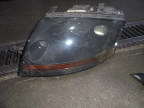 Φανάρι Εμπρός Αριστερό για AUDI TT (1998 - 2006) (8Ν) Φανάρι Εμπρός Αριστερό για AUDI TT (1998 - 2006) (8Ν)