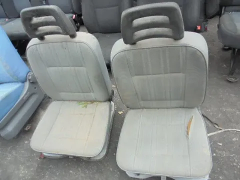 Καθίσματα Σετ Εμπρός (Όχι πολύ καθαρά) για PIAGGIO PORTER (1998 - 2010) *ΔΒ* Καθίσματα Σετ Εμπρός (Όχι πολύ καθαρά) για PIAGGIO PORTER (1998 - 2010) *ΔΒ*