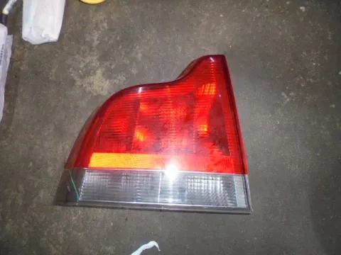 Φανάρι Πίσω Αριστερό (Ραγισμένο) για VOLVO S60 (2005 - 2009) Φανάρι Πίσω Αριστερό (Ραγισμένο) για VOLVO S60 (2005 - 2009)