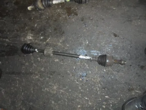 Ημιαξόνιο Εμπρός Δεξί για FIAT PUNTO (1999 - 2003) (188) Ημιαξόνιο Εμπρός Δεξί για FIAT PUNTO (1999 - 2003) (188)