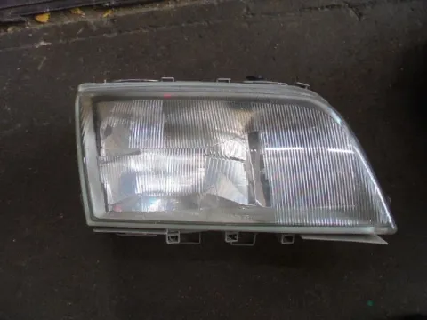Φανάρι Εμπρός Δεξί (Σπασμένη Βάση) για MERCEDES C - CLASS (1995 - 1997) (W202) Φανάρι Εμπρός Δεξί (Σπασμένη Βάση) για MERCEDES C - CLASS (1995 - 1997) (W202)