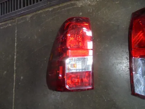 Φανάρι Πίσω Αριστερό για TOYOTA HI-LUX (2015 - ) Φανάρι Πίσω Αριστερό για TOYOTA HI-LUX (2015 - )