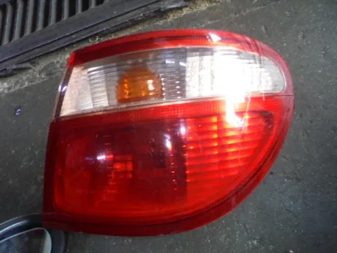 Φανάρι Πίσω Δεξί (Ελαττωματικό) για NISSAN ALMERA (2000 - 2002) (N16) Sedan - 4dr , (2002 - 2006) (N16) Φανάρι Πίσω Δεξί (Ελαττωματικό) για NISSAN ALMERA (2000 - 2002) (N16) Sedan - 4dr , (2002 - 2006) (N16)