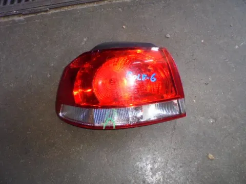 Φανάρι Πίσω Αριστερό (Ραγισμένο) για VW GOLF (2009 - 2013) Mk6 (5K1) Φανάρι Πίσω Αριστερό (Ραγισμένο) για VW GOLF (2009 - 2013) Mk6 (5K1)