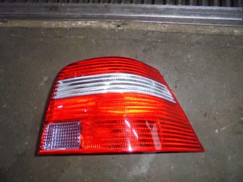 Φανάρι Πίσω Δεξί (Ελαττωματικό) για VW GOLF (1998 - 2004) Mk4 (1J1) ΙΜΙΤΑΣΙΟΝ Φανάρι Πίσω Δεξί (Ελαττωματικό) για VW GOLF (1998 - 2004) Mk4 (1J1) ΙΜΙΤΑΣΙΟΝ