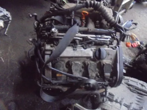 Κινητήρας Κορμός - Καπάκι AEB για AUDI A4 (1995 - 1998) (8D) 1800 AEB Petrol 150 Turbo quattro  Κινητήρας Κορμός - Καπάκι AEB για AUDI A4 (1995 - 1998) (8D) 1800 AEB Petrol 150 Turbo quattro