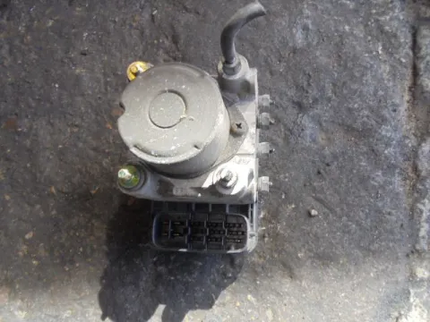 Μονάδα ABS 4451042080 για TOYOTA RAV-4 (2000 - 2004) (XA20)  Μονάδα ABS 4451042080 για TOYOTA RAV-4 (2000 - 2004) (XA20)