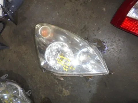 Φανάρι Εμπρός Δεξί (Βάσεις Σπασμένες) για TOYOTA COROLLA VERSO (2004 -2008) (R10)  Φανάρι Εμπρός Δεξί (Βάσεις Σπασμένες) για TOYOTA COROLLA VERSO (2004 -2008) (R10)