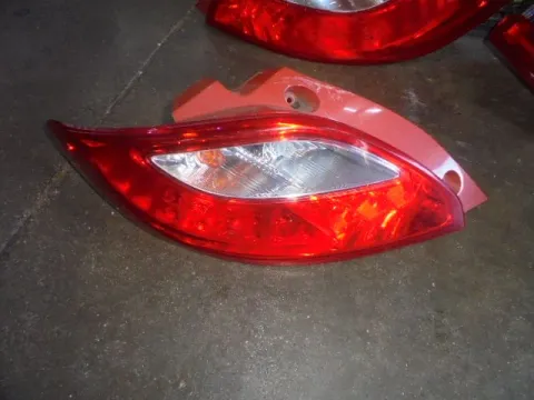 Φανάρι Πίσω Αριστερό για MAZDA 2 (2008 - 2011) (DE)  Φανάρι Πίσω Αριστερό για MAZDA 2 (2008 - 2011) (DE)