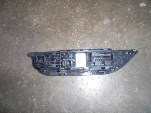 Διακόπτης Παραθύρων Κεντρικός Αριστερής 4πλός 20pin για PEUGEOT 2008 (2019 - )  - 