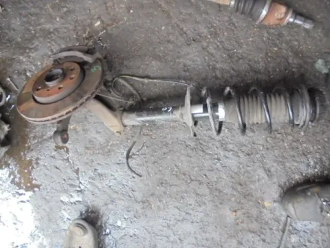 Άκρο Πλήρες Εμπρός Αριστερό Με ABS για TOYOTA AYGO (2005 - 2009) (B10)  Άκρο Πλήρες Εμπρός Αριστερό Με ABS για TOYOTA AYGO (2005 - 2009) (B10)