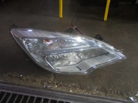 Φανάρι Εμπρός Δεξί (Σπασμένη Βάση) για OPEL MERIVA (2010 - 2014)  Φανάρι Εμπρός Δεξί (Σπασμένη Βάση) για OPEL MERIVA (2010 - 2014)