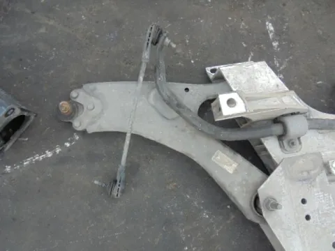 Ψαλίδι Εμπρός Αριστερό για PEUGEOT 2008 (2013 - 2019) / 1200 ( HN05 ) 12V Turbo 110hp Petrol *ΔΒ* Ψαλίδι Εμπρός Αριστερό για PEUGEOT 2008 (2013 - 2019) / 1200 ( HN05 ) 12V Turbo 110hp Petrol *ΔΒ*