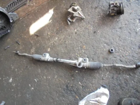 Κρεμαγιέρα Μηχανική για TOYOTA YARIS (2012 - 2014) ( )  Κρεμαγιέρα Μηχανική για TOYOTA YARIS (2012 - 2014) ( )