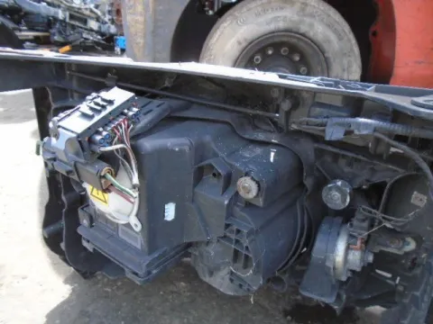 Μούρη (Με Φανάρια , Μάσκα , Μετω΄πη)  για LANDROVER DISCOVERY (2004 - 2009) (LA) III *Γ* - 