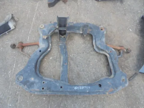 Γέφυρα Εμπρός Πλαίσιο για DAIHATSU CUORE (1997 - 1998) V *ΔΒ* Γέφυρα Εμπρός Πλαίσιο για DAIHATSU CUORE (1997 - 1998) V *ΔΒ*