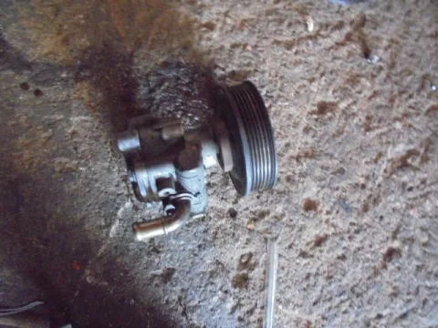 Αντλία Υδραυλικού Τιμονιού Μεταχειρισμένος για VW GOLF (1998 - 2004) Mk4 (1J1)  Αντλία Υδραυλικού Τιμονιού Μεταχειρισμένος για VW GOLF (1998 - 2004) Mk4 (1J1)