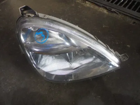 Φανάρι Εμπρός Δεξί (Σπασμένη Βάση) για MERCEDES A - CLASS (2001 - 2004) (W168)  Φανάρι Εμπρός Δεξί (Σπασμένη Βάση) για MERCEDES A - CLASS (2001 - 2004) (W168)