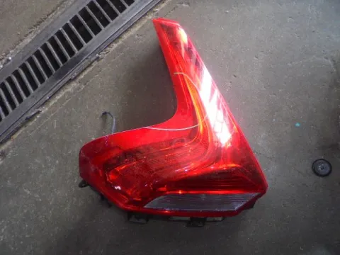Φανάρι Πίσω Αριστερό (Ελαττωματικό) για VOLVO V40 (2013 - )  Φανάρι Πίσω Αριστερό (Ελαττωματικό) για VOLVO V40 (2013 - )