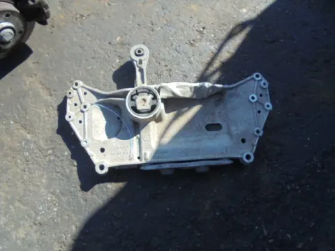 Γέφυρα Εμπρός Οριζόντια για VW GOLF (2004 - 2008) Mk5 (1K1) *ΔΒ* Γέφυρα Εμπρός Οριζόντια για VW GOLF (2004 - 2008) Mk5 (1K1) *ΔΒ*