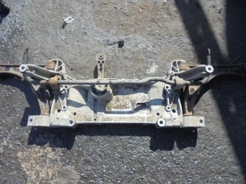 Γέφυρα Εμπρός Οριζόντια για VW GOLF (2004 - 2008) Mk5 (1K1) *ΔΒ* Γέφυρα Εμπρός Οριζόντια για VW GOLF (2004 - 2008) Mk5 (1K1) *ΔΒ*