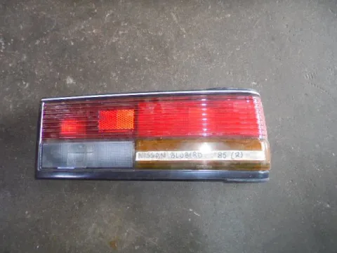 Φανάρι Πίσω Δεξί για NISSAN BLUEBIRD (910) (1985 - )  Φανάρι Πίσω Δεξί για NISSAN BLUEBIRD (910) (1985 - )