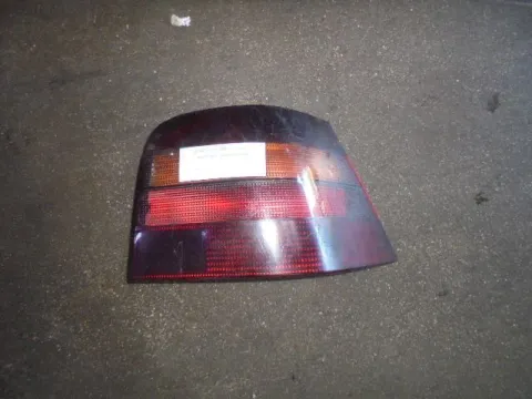 Φανάρι Πίσω Δεξί (Φιμέ Βαμμένο) για VW GOLF (1998 - 2004) Mk4 (1J1)  Φανάρι Πίσω Δεξί (Φιμέ Βαμμένο) για VW GOLF (1998 - 2004) Mk4 (1J1)