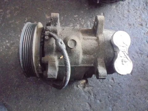 Συμπιεστής A-C (Κομπρέσορας) για PEUGEOT 106 (1992 - 1995) (1A) (1C)  Συμπιεστής A-C (Κομπρέσορας) για PEUGEOT 106 (1992 - 1995) (1A) (1C)