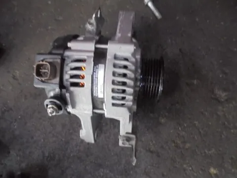 Δυναμό - Εναλλάκτης 270600Q060 για TOYOTA YARIS (2006 - 2009) (KL9)  Δυναμό - Εναλλάκτης 270600Q060 για TOYOTA YARIS (2006 - 2009) (KL9)