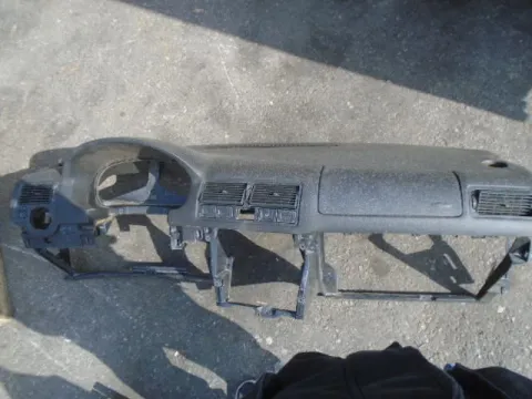 Ταμπλό Χ. Αερόσακους για VW GOLF (1998 - 2004) Mk4 (1J1) *ΔΒ* Ταμπλό Χ. Αερόσακους για VW GOLF (1998 - 2004) Mk4 (1J1) *ΔΒ*