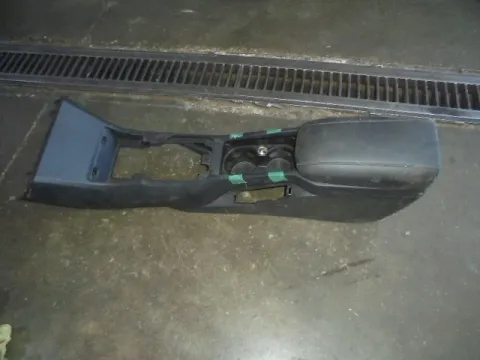 Υποβραχιόνιο(Τεμπέλης) για VOLVO V40 (2013 - ) *Γ* Υποβραχιόνιο(Τεμπέλης) για VOLVO V40 (2013 - ) *Γ*