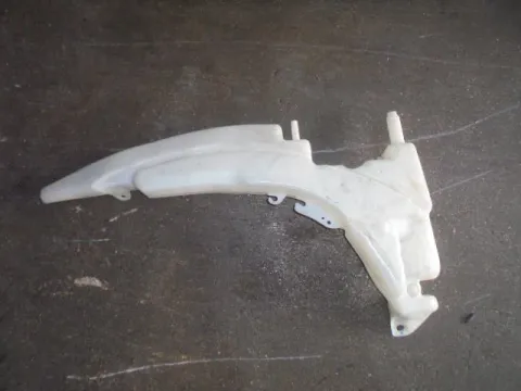 Δοχείο Υαλοκαθαριστήρων για FORD FOCUS (2002 - 2004) Mk1b  Δοχείο Υαλοκαθαριστήρων για FORD FOCUS (2002 - 2004) Mk1b