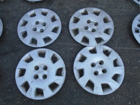 Τάσι (1 ΤΕΜ) 15αρι για HYUNDAI i20 (2009 - 2011)  *Γ* Τάσι (1 ΤΕΜ) 15αρι για HYUNDAI i20 (2009 - 2011)  *Γ*