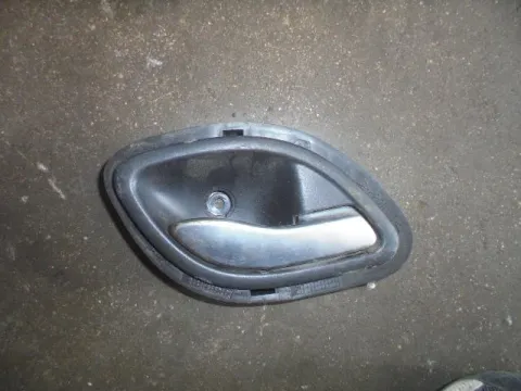 Πετούγια Πόρτας Εσωτερική Εμπρός Δεξιά για RENAULT LAGUNA (2001 - 2005) (BG) (KG)  Πετούγια Πόρτας Εσωτερική Εμπρός Δεξιά για RENAULT LAGUNA (2001 - 2005) (BG) (KG)