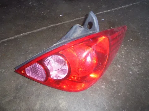 Φανάρι Πίσω Δεξί (Ραγισμένο) για NISSAN TIIDA (2007 - 2011) (C11) Hatchback - 5dr  Φανάρι Πίσω Δεξί (Ραγισμένο) για NISSAN TIIDA (2007 - 2011) (C11) Hatchback - 5dr