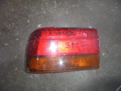 Φανάρι Πίσω Αριστερό (Ραγισμένο) για MITSUBISHI LANCER (1989 - 1992) (C6)  Φανάρι Πίσω Αριστερό (Ραγισμένο) για MITSUBISHI LANCER (1989 - 1992) (C6)